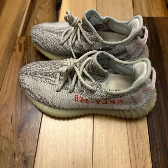 Yeezy sneakers - Picture 3 of 5